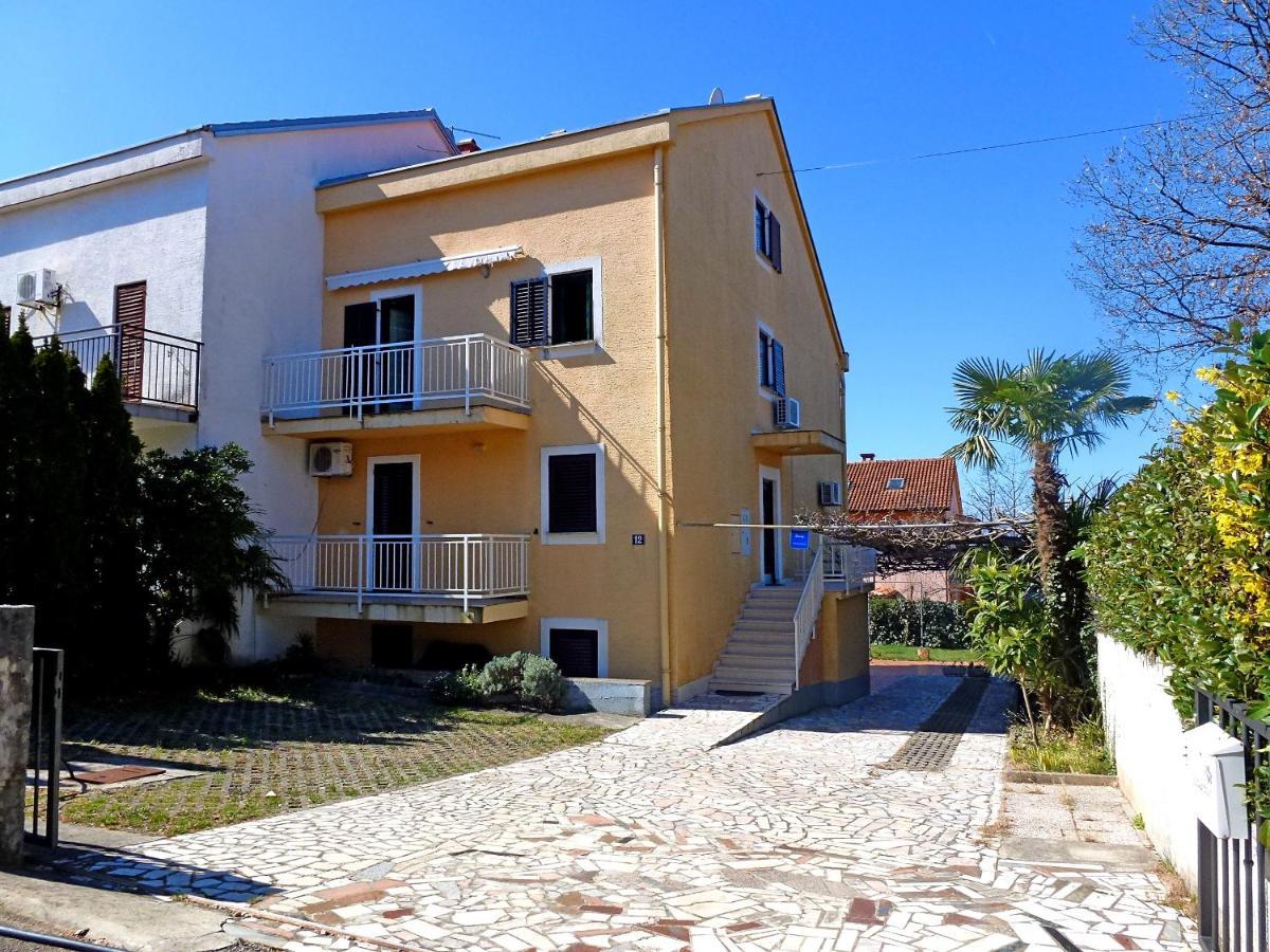Apartment Honor Njivice Exteriör bild